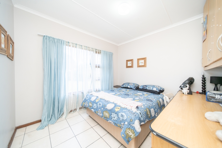 To Let 4 Bedroom Property for Rent in Baysville Eastern Cape